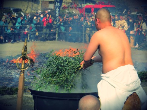 Hiwatari Matsuri: Mount Takao Fire Walking festival tokyo