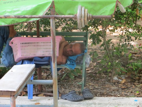 cheap outdoor public gym bangkok 