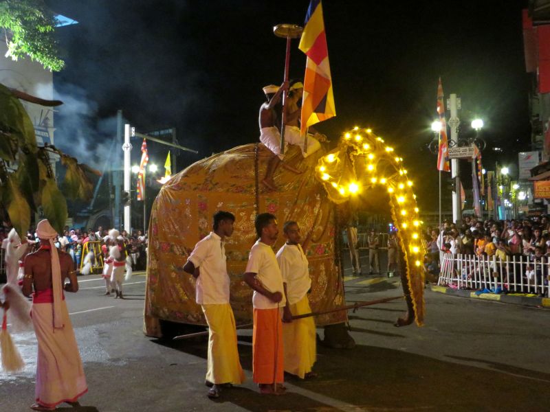 kandy esala perahera 2015