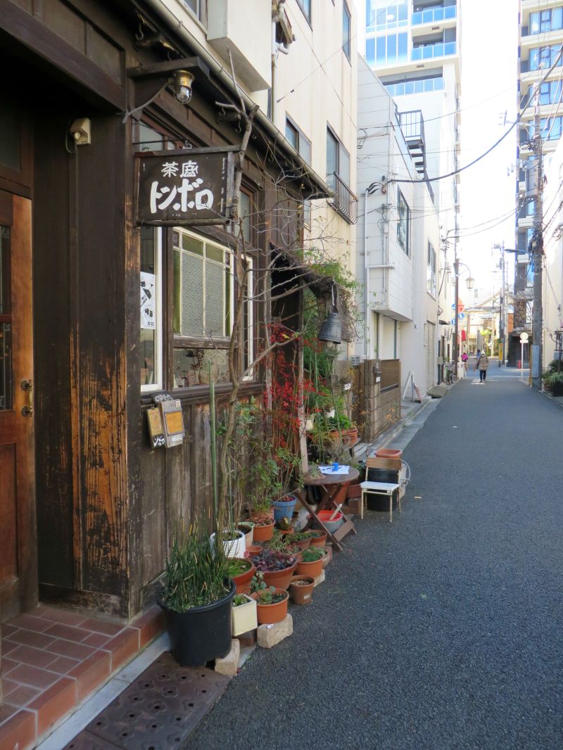 kagurazaka-narrow-street